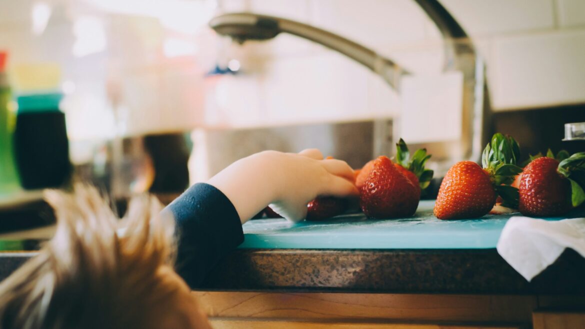How to Encourage Healthy Eating Habits in Kids