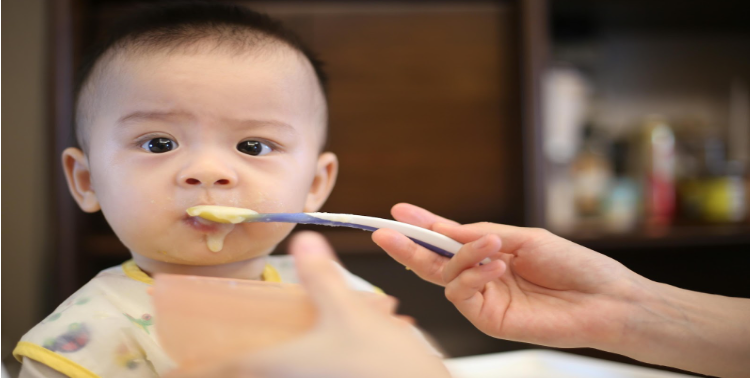 Introducing Solids to baby? What to Feed and When