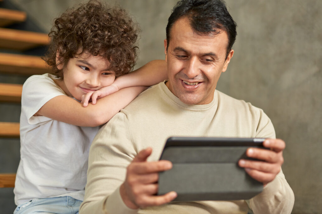 Parenting in the Digital Age: Raising Balanced and Emotionally Healthy Kids Parenting in the Digital Age: Raising Balanced and Emotionally Healthy Kids