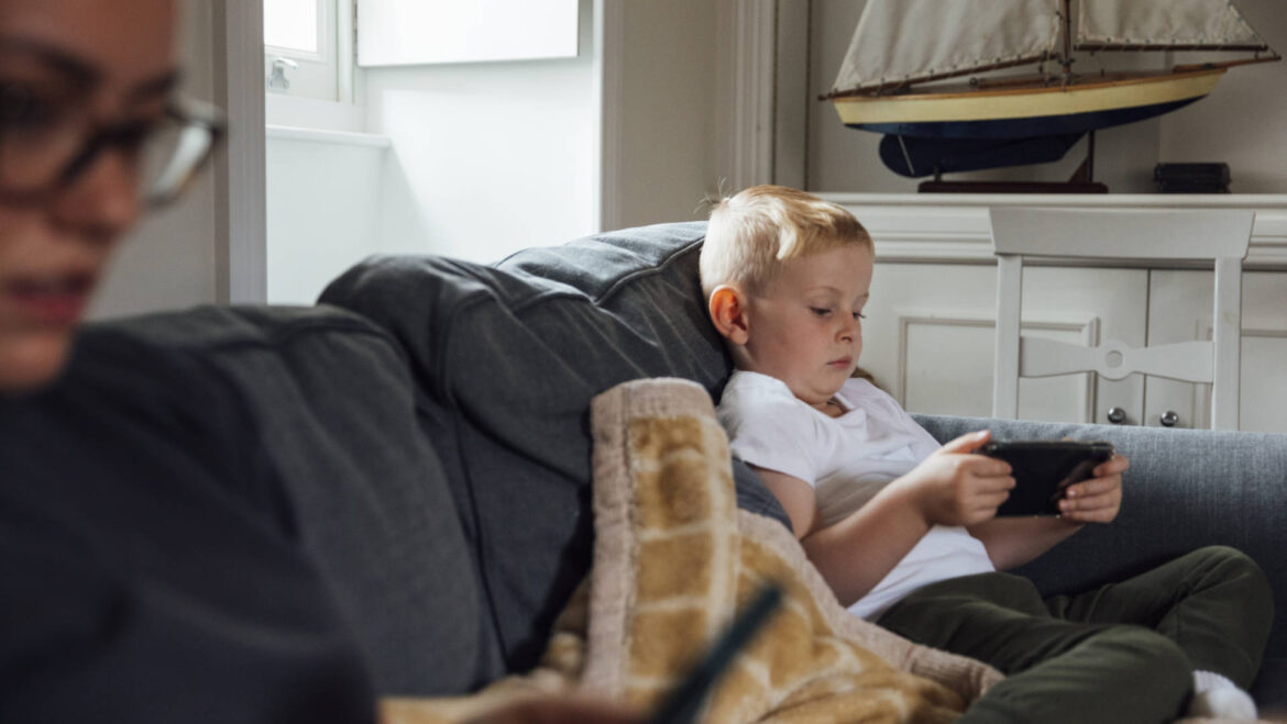 Setting Healthy Screen Time Limits for Children in a Digital World