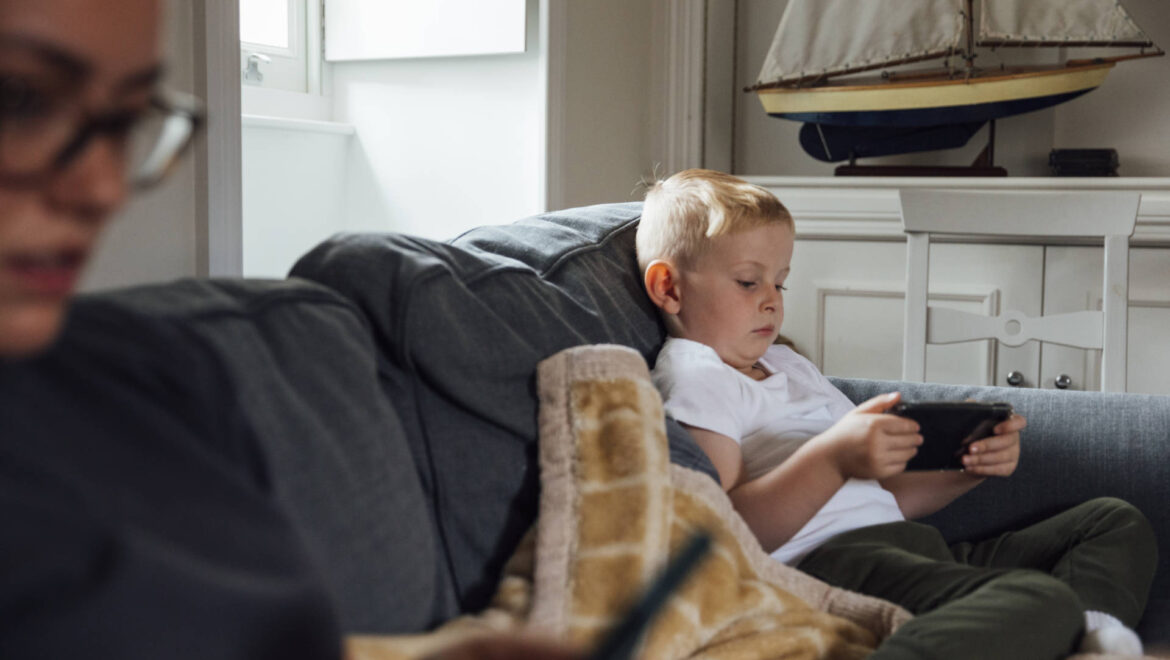 Setting Healthy Screen Time Limits for Children in a Digital World